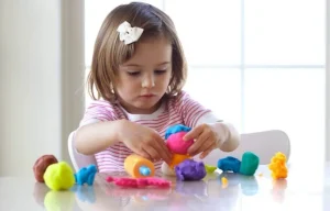 تقویت مهارتهای دست‌ ورزی در کودکان